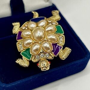 Vintage 1980’s Rhinestone Pearl Enamel Turtle Brooch​​​​​​​​​
